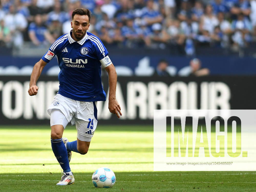 Kenan Karaman FC Schalke 04 in action, on the ball, single action during the 2 Bundesliga match between FC Schalke 04 and 1 FC Köln at Veltins Arena on September 01, 2024 in Gelsenkirchen, Germany Germany Photo by Ralf Treese DeFodi Images Kenan Karaman FC Schalke 04 controls the ball during the 2 Bundesliga match between FC Schalke 04 and 1 FC Köln at Veltins Arena on September 1, 2024 in Gelsenkirchen, Germany Photo by Ralf Treese DeFodi Images DFB DFL REGULATIONS PROHIBIT ANY USE OF PHOTOGRAPHS AS IMAGE SEQUENCES AND OR QUASI VIDEO Defodi 521 S04KOE20240901 115 Defodi-521 DFB DFL REGULATIONS PROHIBIT ANY USE OF PHOTOGRAPHS AS IMAGE SEQUENCES AND OR QUASI-VIDEO.