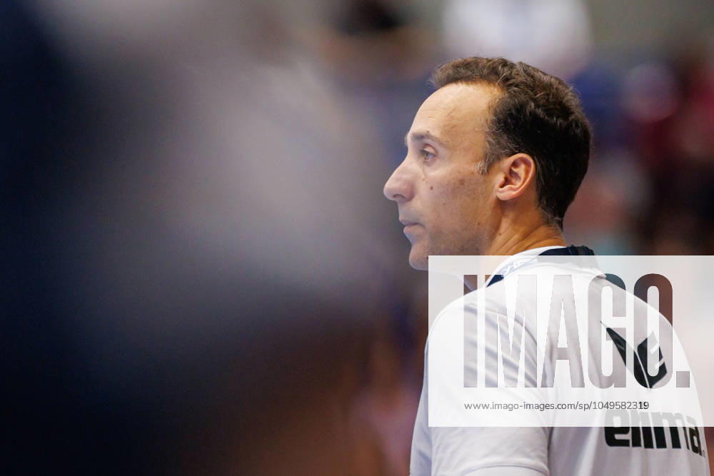 Roberto Garcia Parrondo MT Melsungen, Coach GER, TBV Lemgo Lippe vs MT Melsungen, Handball, 1 Bundesliga, 1 Matchday, Season 2024 2025, 05 09 2024 GER, TBV Lemgo Lippe vs MT Melsungen, Handball, 1 Bundesliga, 1 Matchday, Season 2024 2025, 05 09 2024 Lemgo