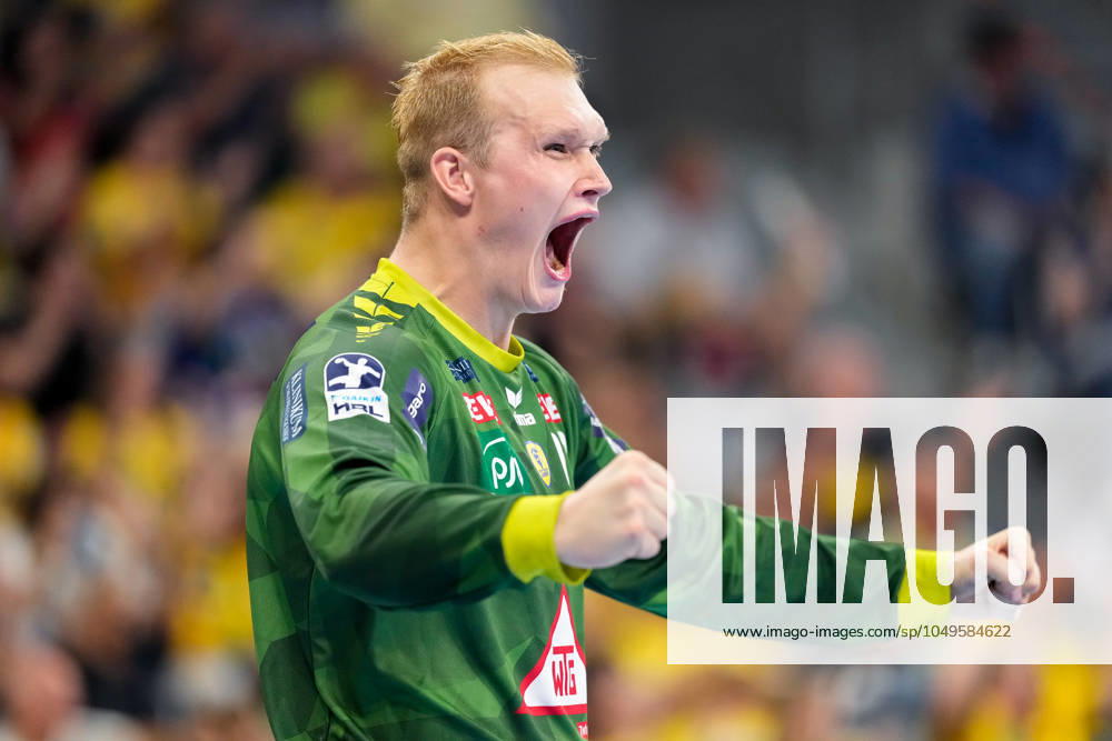 David Späth Goalkeeper, RNL, 29 , single picture, single photo, action, action, cheer, cheering, celebration, joy, rejoice, rejoicing, confident, optimistic, positive, game scene, action, 05 09 2024, Mannheim Germany , Handball, Bundesliga, Rhein Neckar Löwen THW Kiel