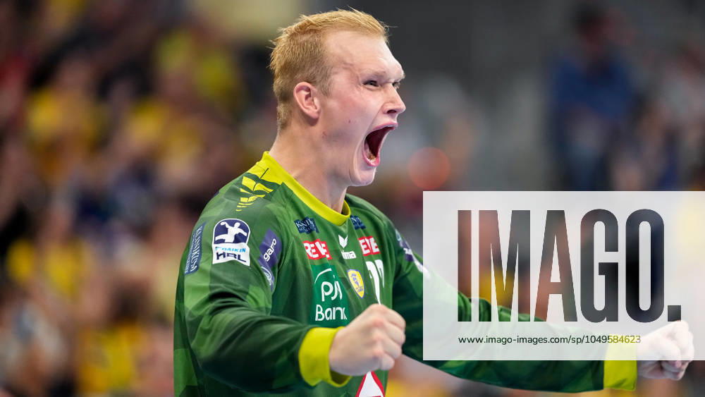 David Späth Goalkeeper, RNL, 29 , single picture, single photo, action, action, cheer, cheering, celebration, joy, rejoice, rejoicing, confident, optimistic, positive, game scene, action, 05 09 2024, Mannheim Germany , Handball, Bundesliga, Rhein Neckar Löwen THW Kiel