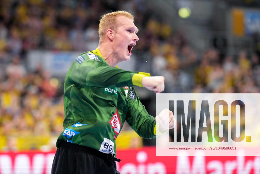 David Späth goalkeeper, RNL, 29 , Rhein Neckar Löwen player, single image, single photo, action, jubilation, jubilant, celebration, joy, rejoice, rejoicing, confident, optimistic, positive, game scene, action, 05 09 2024, Mannheim Germany , Handball, Bundesliga, Rhein Neckar Löwen THW Kiel
