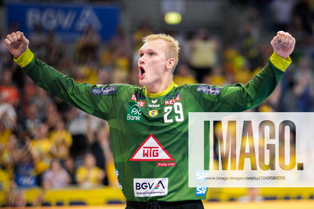 David Späth goalkeeper, RNL, 29 , Rhein Neckar Löwen player, single image, single photo, action, jubilation, jubilant, celebration, joy, rejoice, rejoicing, confident, optimistic, positive, game scene, action, 05 09 2024, Mannheim Germany , Handball, Bundesliga, Rhein Neckar Löwen THW Kiel
