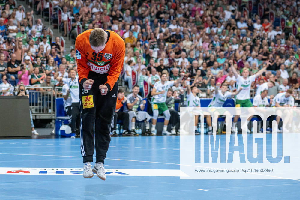 Joel Birlehm TSV Hannover Burgdorf, Nr 35 v l , TSV Hannover Burgdorf white against VfL Gummersbach blue on Matchday 1 of the 2024 2025 season in the DAIKIN Handball Bundesliga 05 09 2024, ZAG Arena Hannover, GER ,