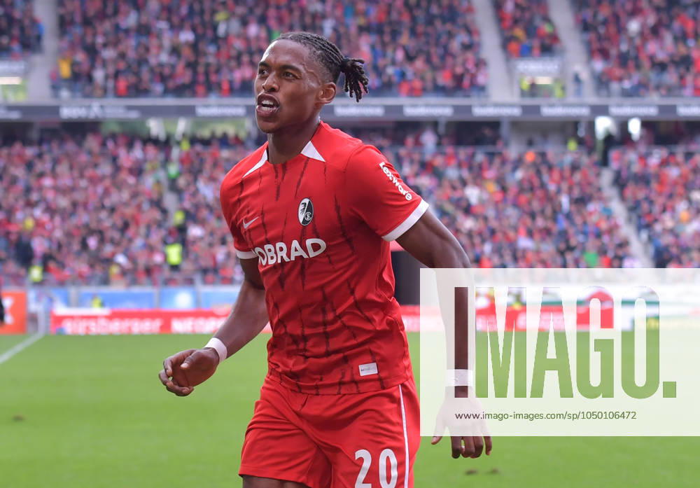 Fußball 1 Bundesliga, SC Freiburg VfL Bochum, v l Junior Adamu SC Freiburg , Goal scored, Tor zum 2 1, celebrate the goal, Torjubel , Jubel, jubeln, jubelt, Freiburg