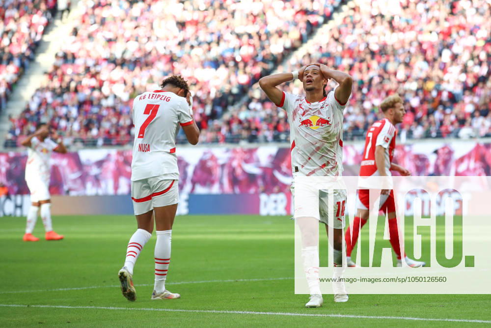 Fußball 1 Bundesliga, RB Leipzig 1 FC Union Berlin, v l Antonio Nusa Leipzig, 7 , Xavi Simons Leipzig, 10 enttaeuscht, enttäuscht, schaut enttaeuscht, niedergeschlagen, disappointed Leipzig