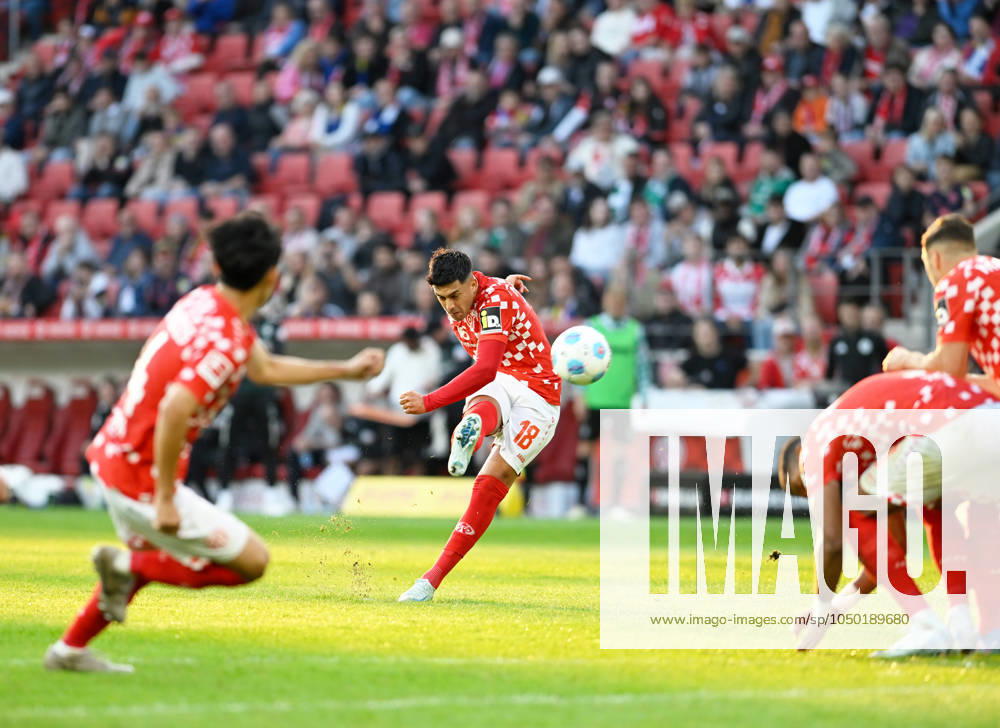 Soccer Bundesliga Season 2024 2025 Mewa Arena Mainz 15 09 2024 1 FSV Mainz 05 mz SV Werder Bremen wb 1 2 Nadiem AMIRI 1 FSV Mainz 05 taking a free kick DFL REGULATIONS PROHIBIT ANY USE OF PHOTOGRAPHS AS IMAGE SEQUENCES AND OR QUASI VIDEO NATIONAL AND INTERNATIONAL NEWS AGENCIES OUT Soccer Bundesliga 1 FSV Mainz 05