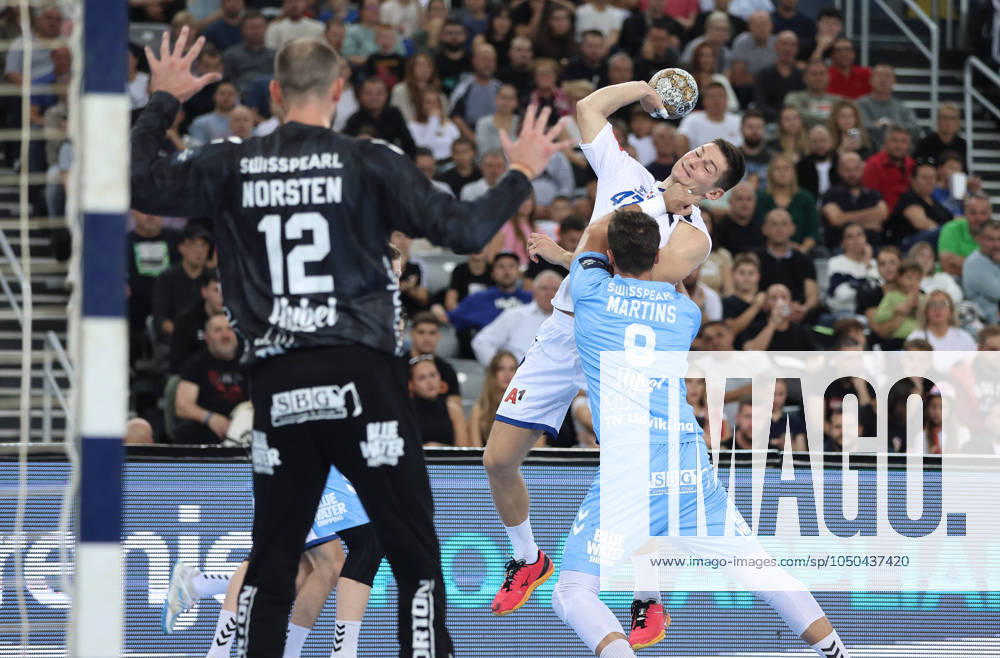 HC Zagreb v Aalborg Handbold - EHF Champions League ZAGREB, CROATIA - SEPTEMBER 18: Aleks Kavcic of HC Zagreb is challenged by Miguel Martins of Aalborg Handbold during EHF Champions League Group Phase match between HC Zagreb and Aalborg Handbold at Arena Zagreb on September 18, 2024 in Zagreb, Croatia. SanjinxStrukic PIXSELL