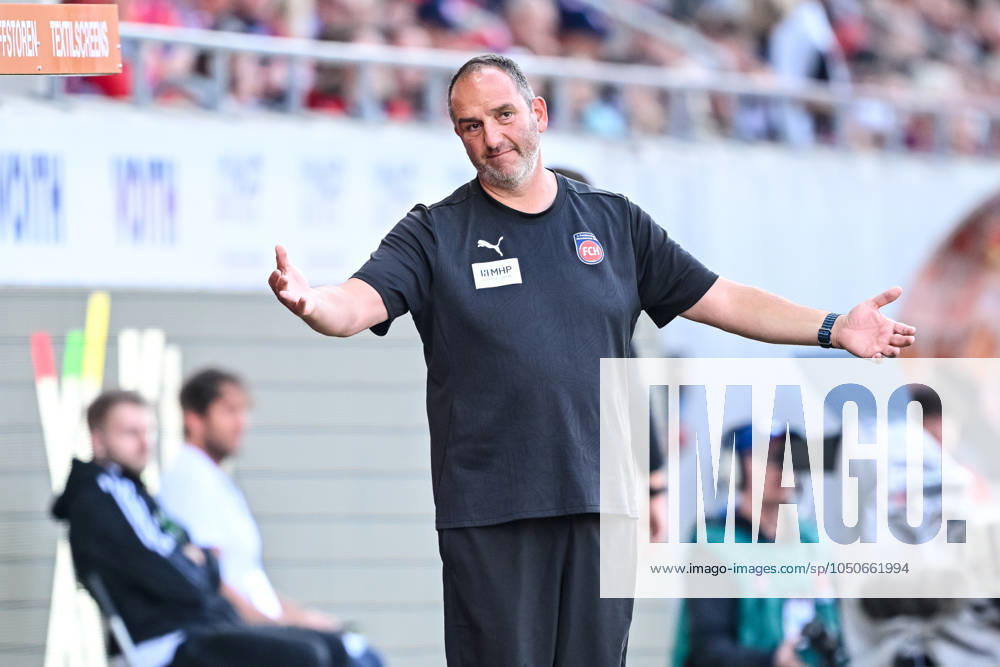 Coach Frank Schmidt 1 FC Heidenheim gestures during the Bundesliga match between 1 FC Heidenheim 1846 and SC Freiburg at Voith Arena on September 21, 2024 in Heidenheim, Germany Photo by Harry Langer DeFodi Images Trainer Frank Schmidt 1 FC Heidenheim gestures during the Bundesliga match between 1 FC Heidenheim 1846 and SC Freiburg at Voith Arena on September 21, 2024 in Heidenheim, Germany Photo by Harry Langer DeFodi Images DFL regulations prohibit any use of photographs as image sequences and or quasi video Defodi 541 FCHSCF20240920 062 Defodi-541 DFL regulations prohibit any use of photographs as image sequences and or quasi-video.