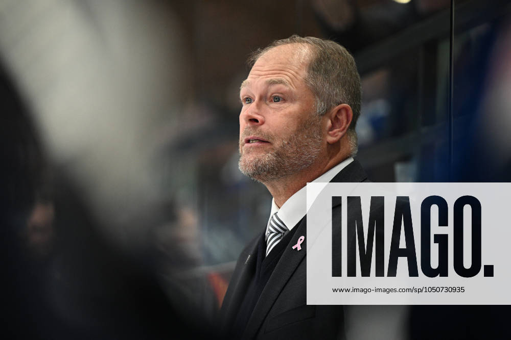 Steve Walker Schwenninger Wild Wings Head Coach Schwenninger Wild Wings vs Pinguins Bremerhaven, Ice Hockey, DEL, Matchday 1, Season 2024 2025, 22 09 2024 Schwenninger Wild Wings vs Pinguins Bremerhaven, Ice Hockey, DEL, Penny DEL, Matchday 1, Season 2024 2025, 22 09 2024 Schwenningen