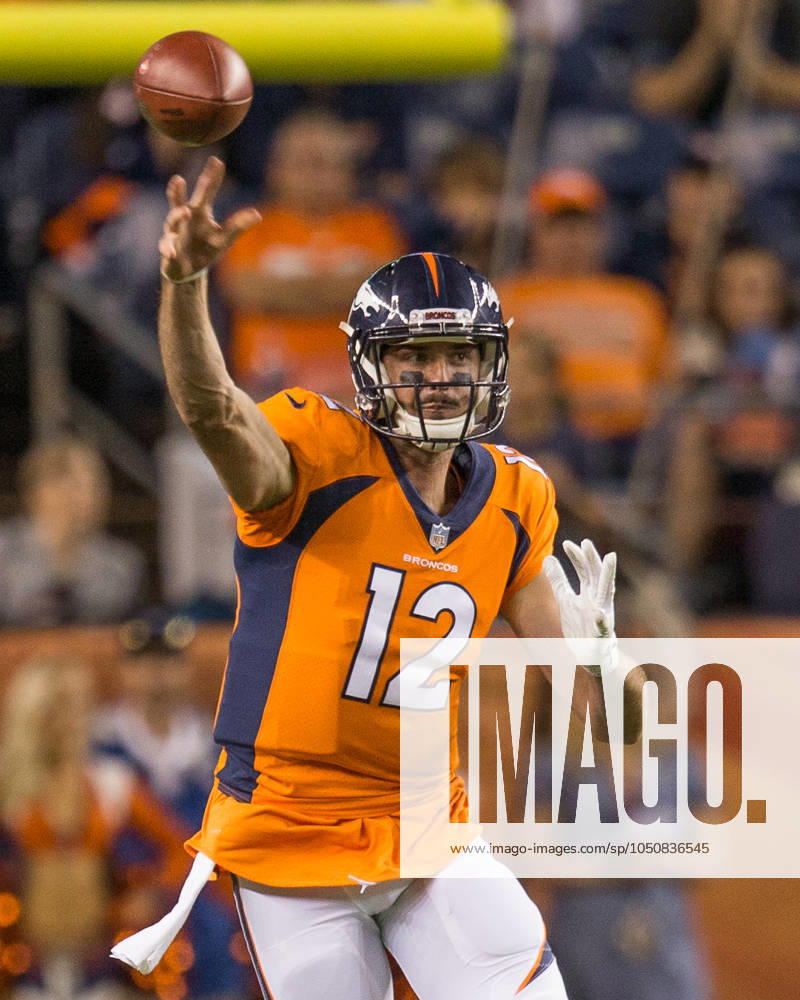 NFL, American Football Herren, USA 2018: Bears vs Broncos Aug 18 August 18, 2018: Denver Broncos quarterback Paxton Lynch (12) in passing formation during the third quarter of an NFL preseason matchup between the Chicago Bears and the Denver Broncos at Broncos Stadium at Mile High Denver CO, Scott D Stivason Cal Media Denver Colorado United States of America
