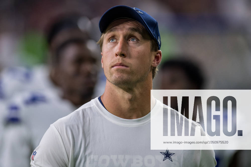 NFL, American Football Herren, USA 2018: Cowboys vs Texans AUG 30 August 30, 2018: Dallas Cowboys linebacker Sean Lee watches during the 2nd quarter of a preseason NFL football game between the Houston Texans and the Dallas Cowboys at NRG Stadium in Houston, TX. The Texans won the game 14 to 6...Trask Smith CSM Houston TX U.S.