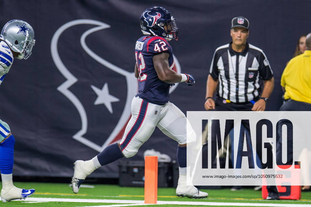 NFL, American Football Herren, USA 2018: Cowboys vs Texans AUG 30 August 30, 2018: Houston Texans running back Terry Swanson (42) runs for a touchdown during the 4th quarter of a preseason NFL football game between the Houston Texans and the Dallas Cowboys at NRG Stadium in Houston, TX. The Texans won the game 14 to 6...Trask Smith CSM Houston TX U.S.