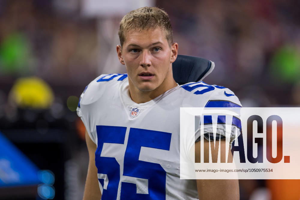 NFL, American Football Herren, USA 2018: Cowboys vs Texans AUG 30 August 30, 2018: Dallas Cowboys linebacker Leighton Vander Esch (55) watches during the 2nd quarter of a preseason NFL football game between the Houston Texans and the Dallas Cowboys at NRG Stadium in Houston, TX. The Texans won the game 14 to 6...Trask Smith CSM Houston TX U.S.