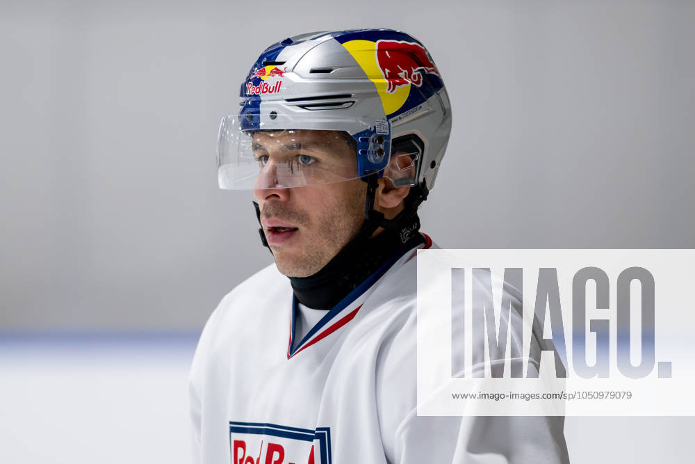 Yasin Ehliz EHC Red Bull Muenchen, 42 GER, EHC Red Bull Muenchen, ice hockey, training session before the Grand Opening of the SAP Garden, 26 09 2024 GER, EHC Red Bull Muenchen, ice hockey, training session before the Grand Opening of the SAP Garden, 26 09 2024 Muenchen