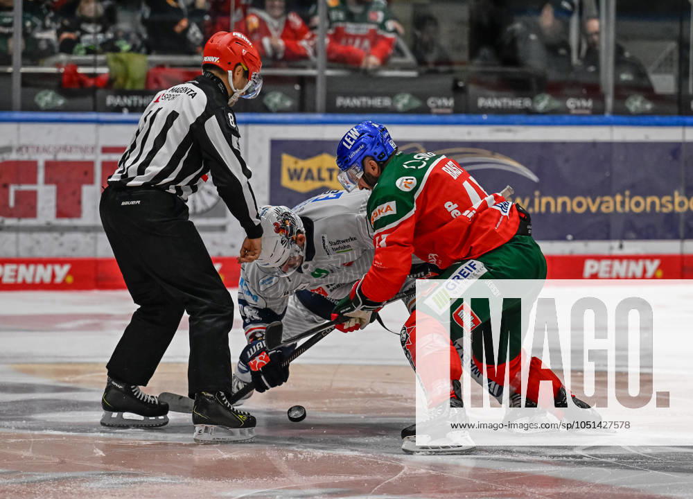 Linesperson David Tschirner takes a faceoff between Eric Cornel Iserlohn Roosters, 18 and Jason Bast Augsburger Panther, 45 GER, Augsburger Panther vs Iserlohn Roosters, Ice Hockey, DEL, Matchday 5, Season 2024 2025, 02 10 2024 GER, Augsburger Panther vs Iserlohn Roosters, Ice Hockey, DEL, Matchday 5, Season 2024 2025, 02 10 2024 Augsburg