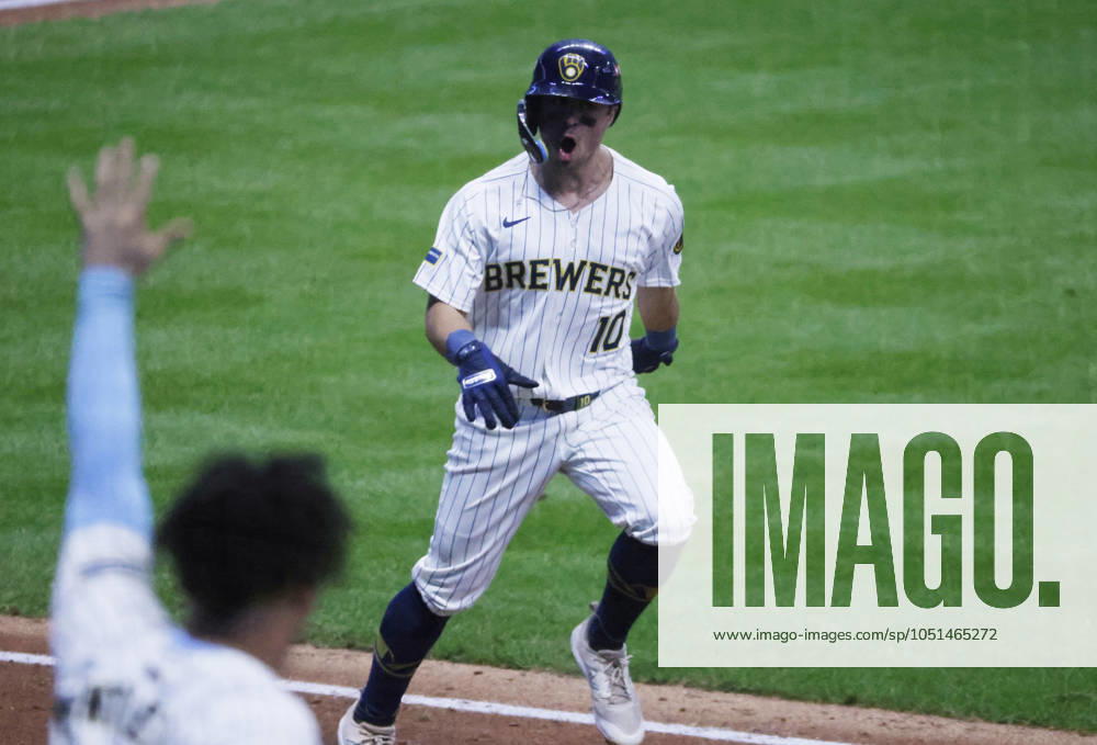 Milwaukee Brewers Sal Frelick runs the bases after hitting a solo home run in the seventh inning against the New York Mets in game three of the MLB, Baseball Herren, USA National League Wild Card series at American Family Field in Milwaukee, Wisconsin on Thursday, October 3, 2024. MIL20241003826 TANNENxMAURY