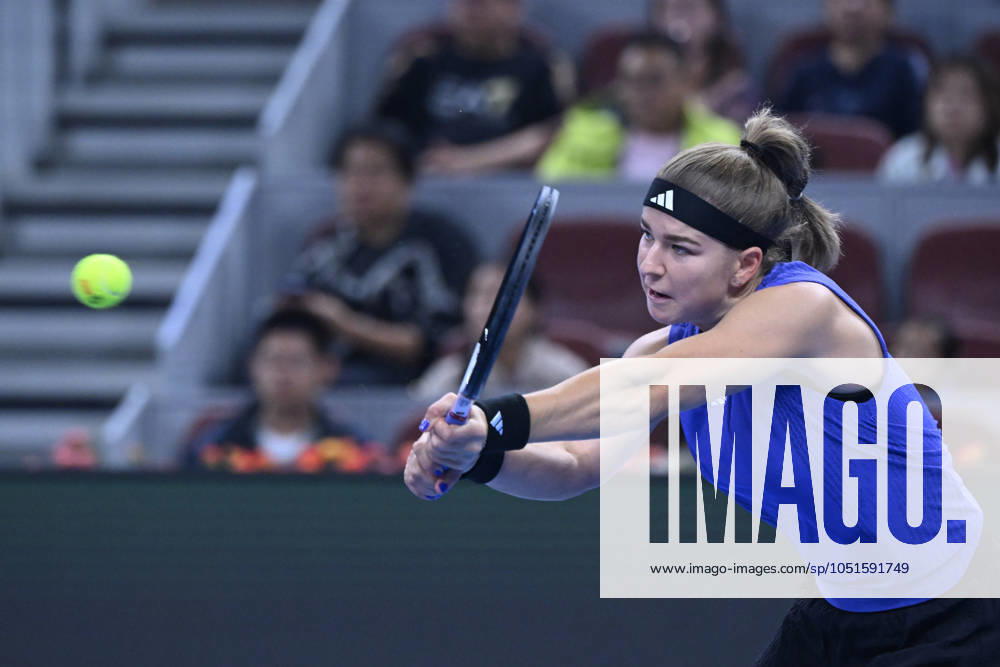 (241005) -- BEIJING, Oct. 5, 2024 -- Karolina Muchova of the Czech Republic competes during the women s singles semifinal match against Zheng Qinwen of China at 2024 China Open tennis tournament in Beijing, capital of China, Oct. 5, 2024. ) (SP)CHINA-BEIJING-TENNIS-CHINA OPEN-WOMEN S SINGLES(CN) ZhangxLong