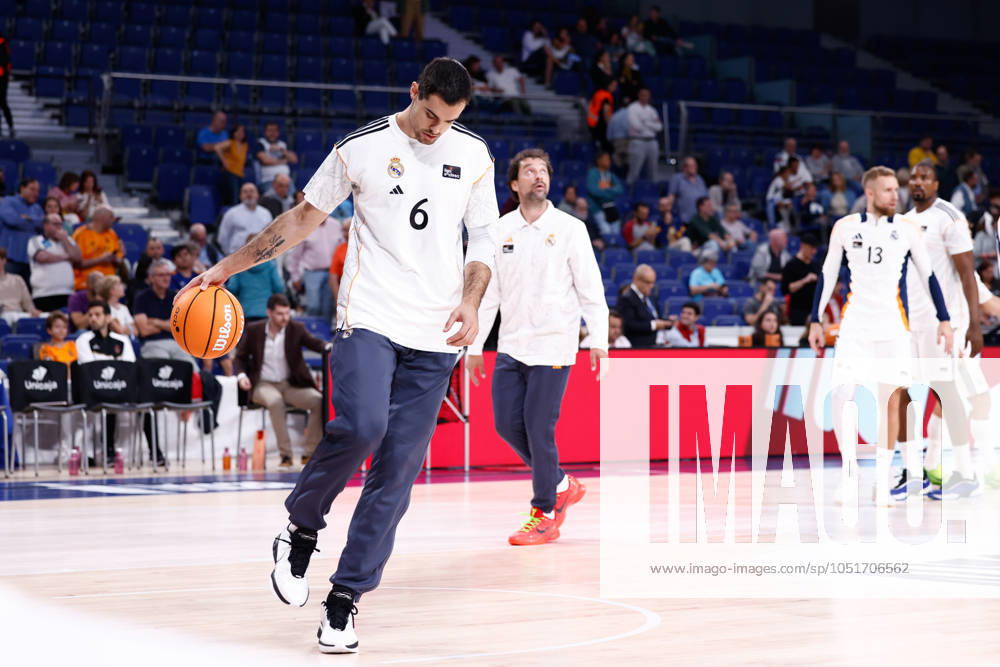 Alberto Abalde Diaz of Real Madrid warms up during the Spanish League, Liga ACB Endesa, basketball match played between Real Madrid and Casademont Zaragoza at WiZink Center on October 6, 2024 in Madrid, Spain. Madrid SPAIN - ZUMAa181 20241006_zaa_a181_033