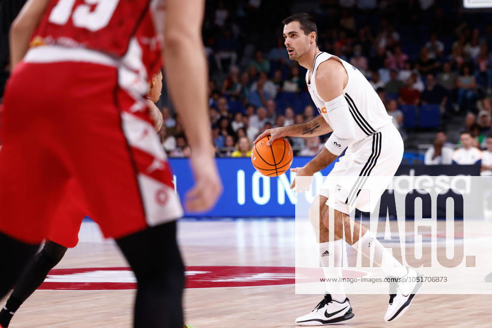 Alberto Abalde Diaz of Real Madrid in action during the Spanish League, Liga ACB Endesa, basketball match played between Real Madrid and Casademont Zaragoza at WiZink Center on October 6, 2024 in Madrid, Spain. Madrid SPAIN - ZUMAa181 20241006_zaa_a181_047