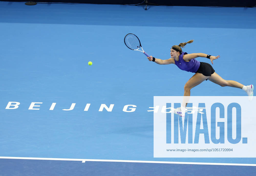 (241006) -- BEIJING, Oct. 6, 2024 -- Karolina Muchova of the Czech Republic hits a return during the women s singles final match against Coco Gauff of the United States at the 2024 China Open tennis tournament in Beijing, China, Oct. 6, 2024. ) (SP)CHINA-BEIJING-TENNIS-CHINA OPEN-WOMEN S SINGLES-FINAL (CN) ZhangxChenlin