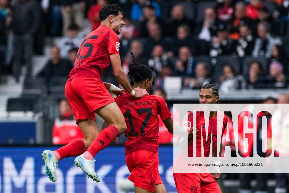 Aleksandar Pavlovic FC Bayern Muenchen, 45 , Serge Gnabry FC Bayern Muenchen, 07 and Michael Olise FC Bayern Muenchen, 17 celebrate the goal for 2 3, GER, Eintracht Frankfurt vs FC Bayern Muenchen, Football, 1 Bundesliga, Matchday 6, Matchday 2024 2025, 06 10 2024 DFL REGULATES PROHIBIT ANY USE OF PHOTOGRAPHS as IMAGE SEQUENCES and or QUASI VIDEO GER, Eintracht Frankfurt vs FC Bayern Muenchen, Football, 1 Bundesliga, Matchday 6, Matchday 2024 2025, 06 10 2024 Frankfurt
