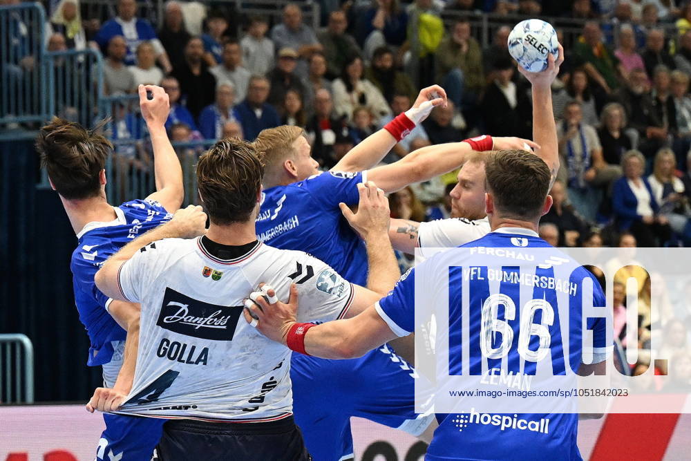 Simon Pytlick SG Flensburg Handewitt 2 and Johannes Golla SG Flensburg Handewitt 4 are tackled hard by Ellidi Vidarsson VfL Gummersbach 4 , Stepan Zeman VfL Gummersbach 66 and Miro Schluroff VfL Gummersbach 15 VfL Gummersbach vs SG Flensburg Handewitt, Handball, Daikin 1 Bundesliga, Matchday 5, Season 2024 2025, Schwalbe Arena Gummersbach, 06 10 2024 VfL Gummersbach vs SG Flensburg Handewitt, Handball, Daikin 1 Bundesliga, Matchday 5, Season 2024 2025, Schwalbe Arena Gummersbach, 06 10 2024 Gummersbach