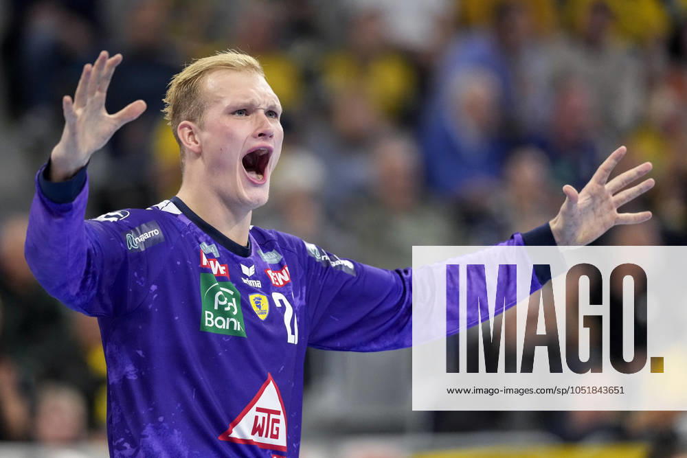 David Späth Goalkeeper, RNL, 29 , single picture, single photo, action, action, cheer, cheering, celebration, joy, rejoice, rejoicing, confident, optimistic, positive, game scene, 07 10 2024, Mannheim Germany , Handball, Bundesliga, Rhein Neckar Löwen Handball Sport Verein Hamburg