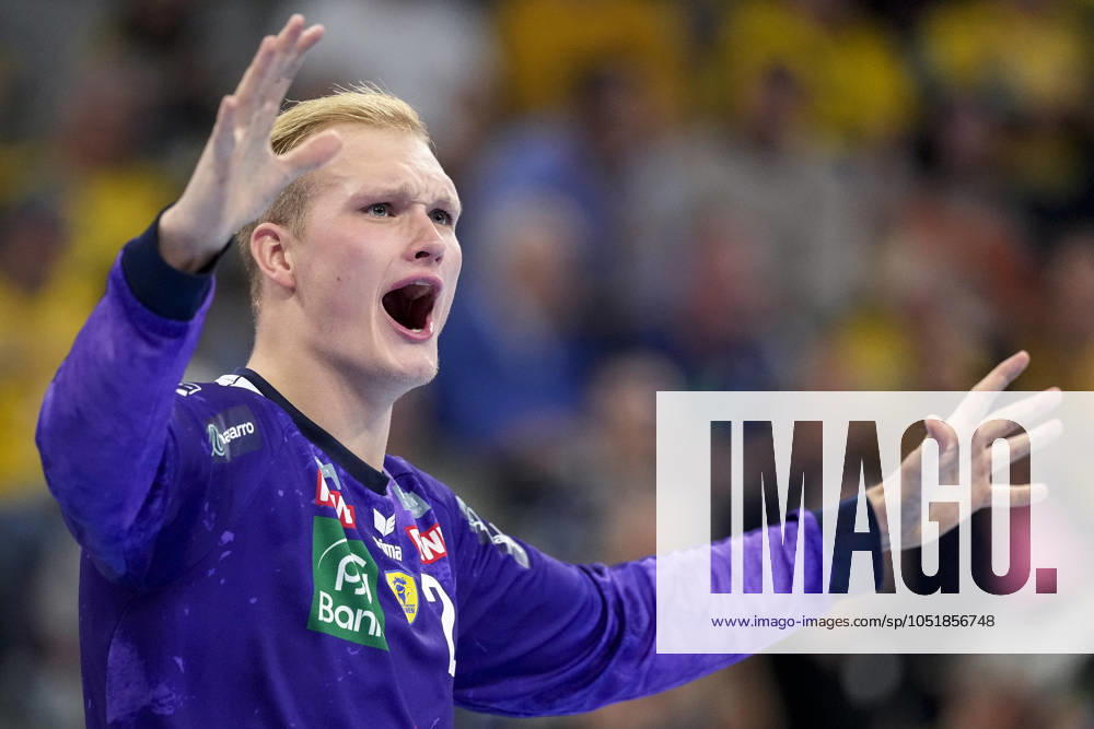 David Späth goalkeeper, RNL, 29 , Rhein Neckar Löwen player, single picture, single photo, action, cheer, cheers, cheers, celebration, joy, rejoice, rejoicing, confident, optimistic, positive, game scene, 07 10 2024, Mannheim Germany , Handball, Bundesliga, Rhein Neckar Löwen Handball Sport Verein Hamburg