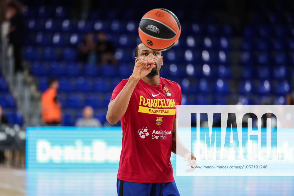 Kevin Punter of FC Barcelona, Barca warms up during the Turkish Airlines Euroleague, match played between FC Barcelona and Alba Berlin at Palau Blaugrana on October 11, 2024 in Barcelona, Spain. Barcelona Spain - ZUMAa181 20241011_zaa_a181_021