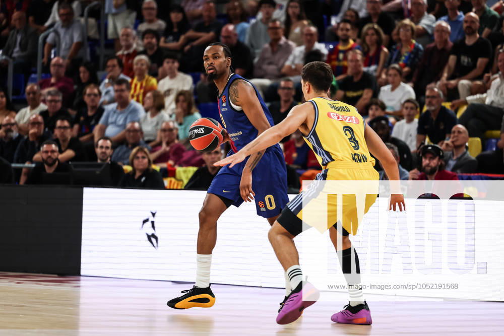 Kevin Punter of FC Barcelona, Barca and Matteo Spagnolo of Alba Berlin in action during the Turkish Airlines Euroleague, match played between FC Barcelona and Alba Berlin at Palau Blaugrana on October 11, 2024 in Barcelona, Spain. Barcelona Spain - ZUMAa181 20241011_zaa_a181_036
