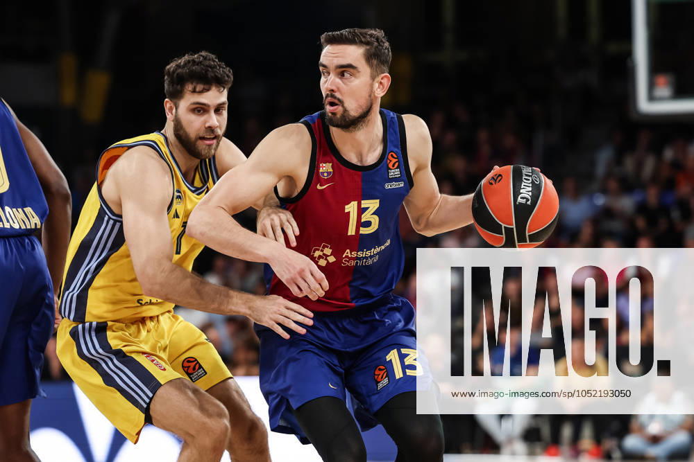 Tomas Satoransky of FC Barcelona, Barca and Will McDowell-White of Alba Berlin compete for the ball during the Turkish Airlines Euroleague, match played between FC Barcelona and Alba Berlin at Palau Blaugrana on October 11, 2024 in Barcelona, Spain. Barcelona Spain - ZUMAa181 20241011_zaa_a181_062