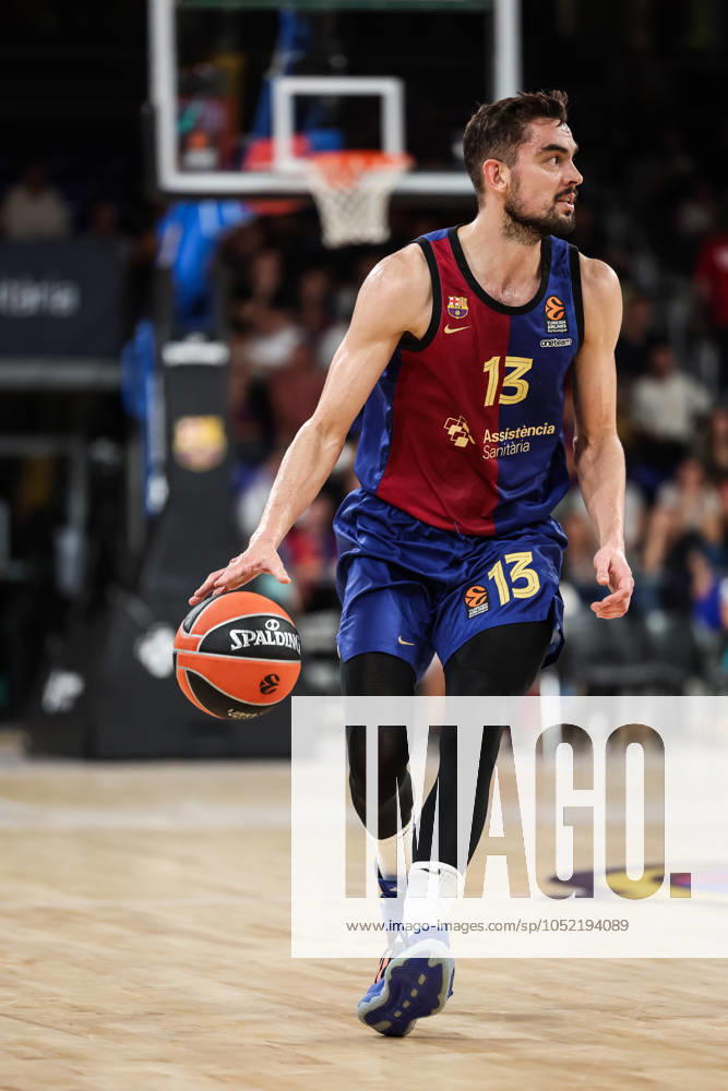 Tomas Satoransky of FC Barcelona, Barca in action during the Turkish Airlines Euroleague, match played between FC Barcelona and Alba Berlin at Palau Blaugrana on October 11, 2024 in Barcelona, Spain. Barcelona Spain - ZUMAa181 20241011_zaa_a181_044