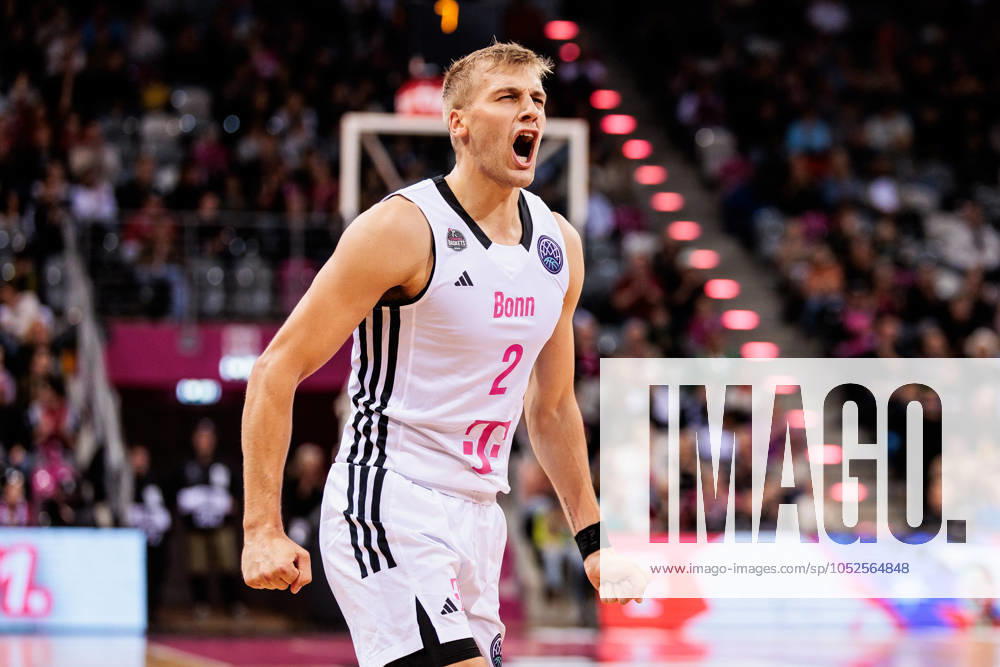 Basketball Champions League, Telekom Baskets Bonn vs AEK Betsson BC, 15 10 2024 Sam Griesel Telekom Baskets Bonn, 2 cheers Basketball Champions League, Telekom Baskets Bonn vs AEK Betsson BC, Bonn, Telekom Dome on 15 10 2024