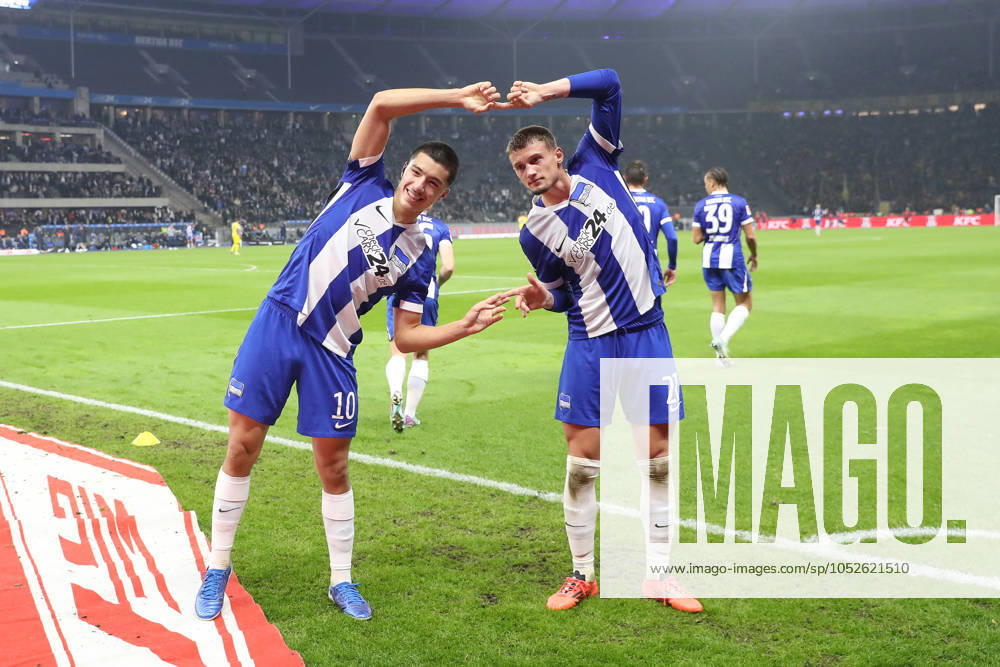 Soccer 2 Bundesliga, Hertha BSC Berlin Eintracht Braunschweig, v l jubilation after the 2 1 by Ibrahim Maza Hertha, 10 Berlin