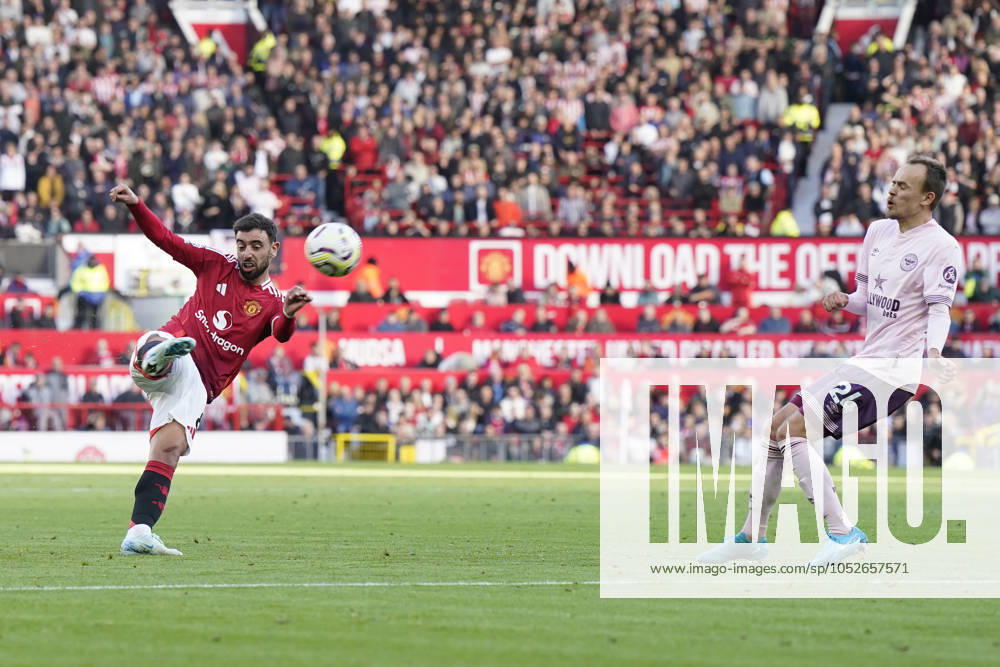 Manchester, England, 19th October 2024. Bruno Fernandes of Manchester United, ManU has a shot on goal but fails to score during the Premier League match at Old Trafford, Manchester. Picture credit should read: Andrew Yates Sportimage . SPI-3399-0017