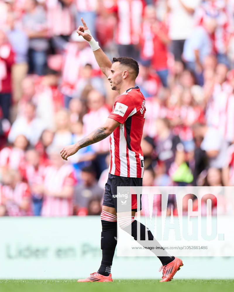Alex Berenguer of Athletic Club celebrates after scoring goal during the LaLiga EA Sports match between Athletic Club and RCD Espanyol at San Mames on October 19, 2024, in Bilbao, Spain. Bilbao SPAIN - ZUMAa181 20241019_zaa_a181_036