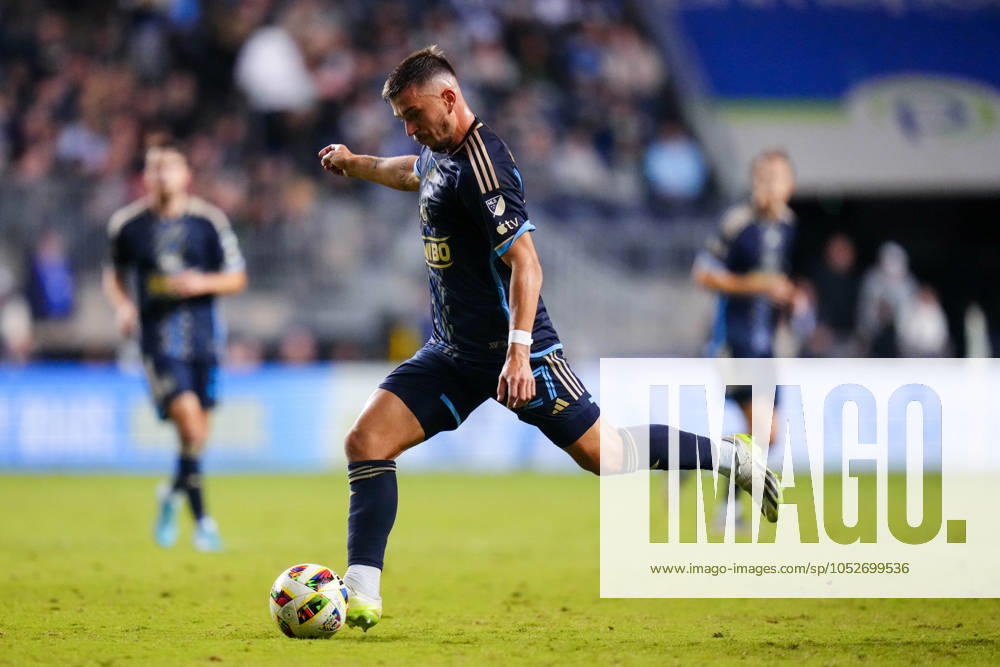 Philadelphia Union Defender Kai Wagner (27) kicks the ball during the second half of an MLS, Fussball Herren, USA match against FC Cincinnati at Subaru Park in Chester, Pennsylvania. CSM Chester United States of America - ZUMAc04_ 20241019_zma_c04_319