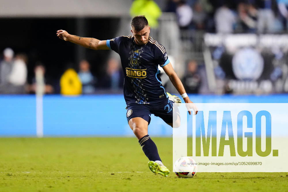 Philadelphia Union Defender Kai Wagner (27) kicks the ball during the second half of an MLS, Fussball Herren, USA match against FC Cincinnati at Subaru Park in Chester, Pennsylvania. CSM Chester United States of America - ZUMAc04_ 20241019_zma_c04_343