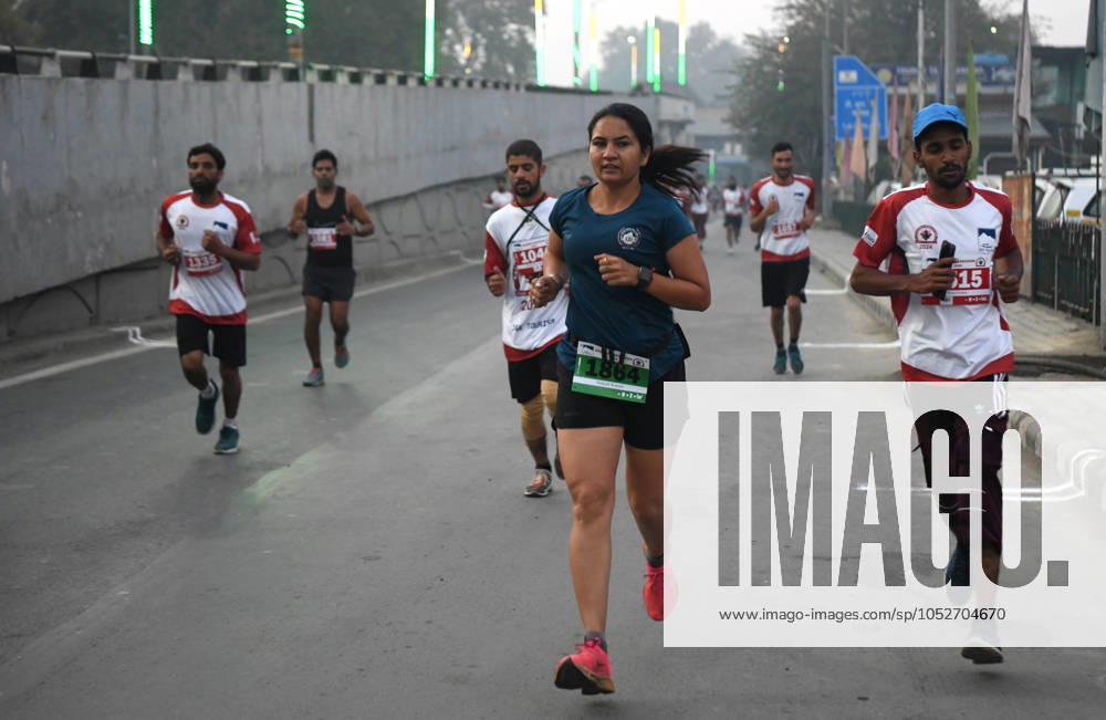 People in large number participated in the International Kashmir Marathon held in Srinagar. Srinagar India - ZUMAz120 0774166074st