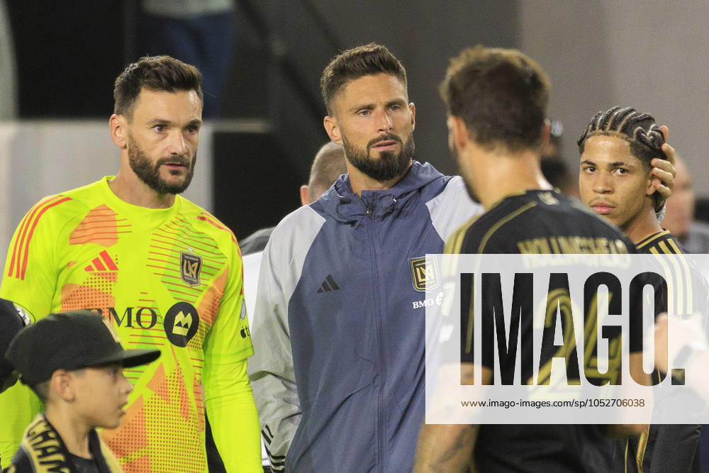 Goalkeeper, Hugo Lloris 1 and Olivier Giroud 9 of the Los Angeles Football Club react after reaching 1 on the Western Conference standings after winning their regular season MLS, Fussball Herren, USA match against the San Jose Earthquakes on Saturday October 19, 2024 at the BMO Stadium in Los Angeles, California. LAFC defeats Earthquakes, 3-1. JAVIER ROJAS PI Los Angeles USA - ZUMAp124 20241019_zaa_p124_061
