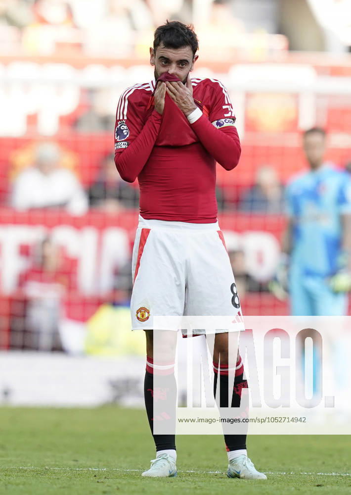 Manchester, England, 19th October 2024. Bruno Fernandes of Manchester United, ManU during the Premier League match at Old Trafford, Manchester. Picture credit should read: Andrew Yates Sportimage . SPI-3399-0116