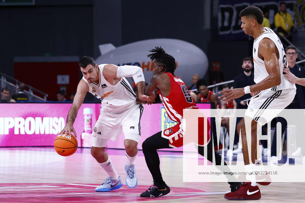 Alberto Abalde Diaz of Real Madrid in action during the Spanish League, Liga ACB Endesa, basketball match played between Real Madrid and Basquet Girona at WiZink Center on October 20, 2024, in Madrid, Spain. Madrid SPAIN - ZUMAa181 20241020_zaa_a181_080