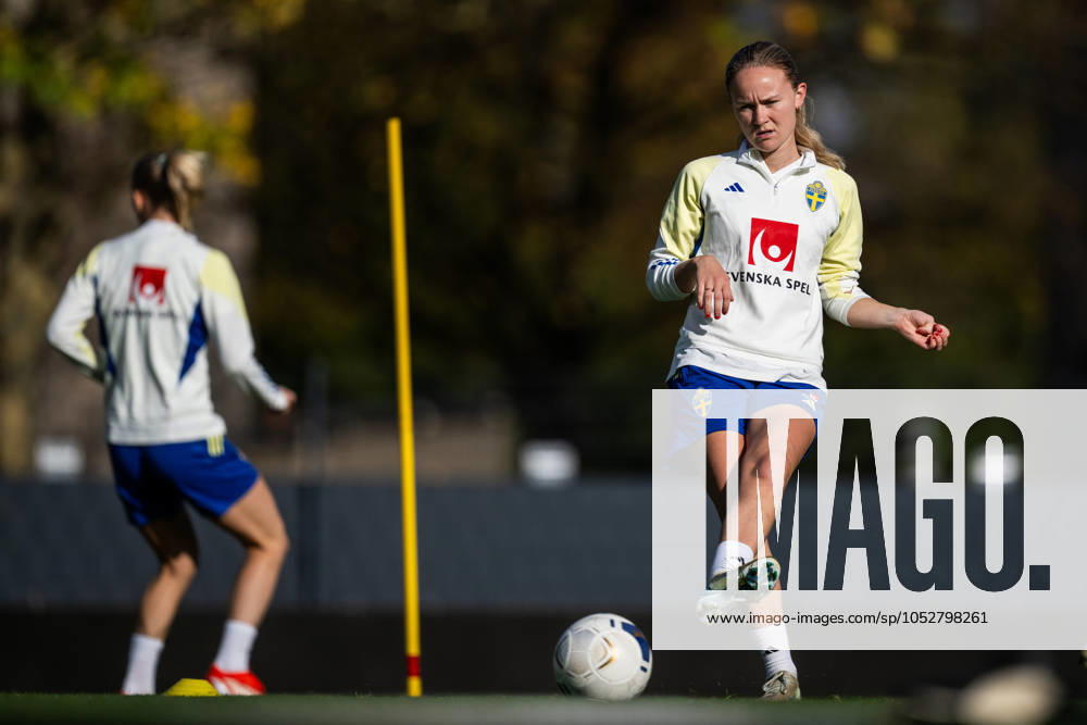 Matilda Vinberg of the Swedish women s national football team during a training session on October 22, 2024 in Luxembourg Photo Mathias Bergeld BILDBYRAN code MB MB0985 fotboll football soccer fotball em kval kval uefa womens euro qualifier qualifier träning practice training sverige sweden dam bbeng
