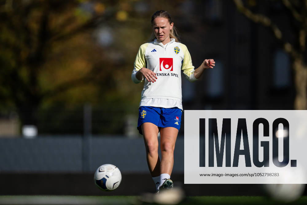 Matilda Vinberg of the Swedish women s national football team during a training session on October 22, 2024 in Luxembourg Photo Mathias Bergeld BILDBYRAN code MB MB0985 fotboll football soccer fotball em kval kval uefa womens euro qualifier qualifier träning practice training sverige sweden dam bbeng
