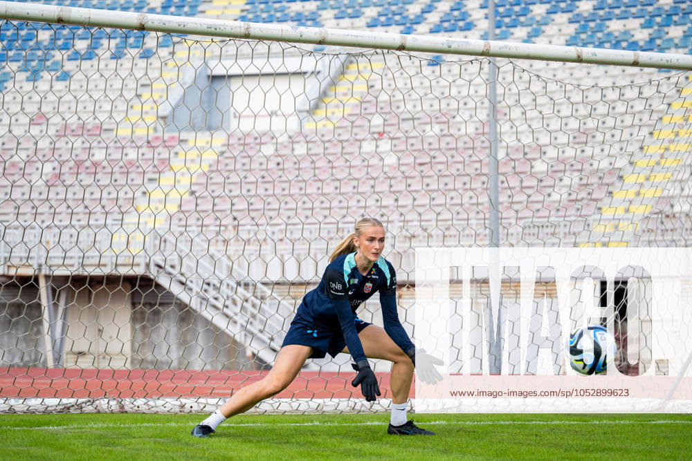 Goalkeeper Selma Panengstuen of the Norwegian women s national football team during a training session on October 24, 2024 in Shkodar Photo Vegard Grott BILDBYRAN kod VG VG0679 bbeng fotboll football soccer fotball norge norway women dam uefa euro qualifier em kvalifisering kvinner em kvalik em kval träning practice training trening