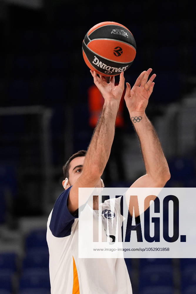 Alberto Abalde of Real Madrid warms up during the Turkish Airlines EuroLeague, Regular Season Round Five, basketball match played between Real Madrid Baloncesto and Crvena Zvezda Meridianbet Belgrade at Wizink Center pavilion on October 24, 2024 in Madrid, Spain. Madrid SPAIN - ZUMAa181 20241024_zaa_a181_091