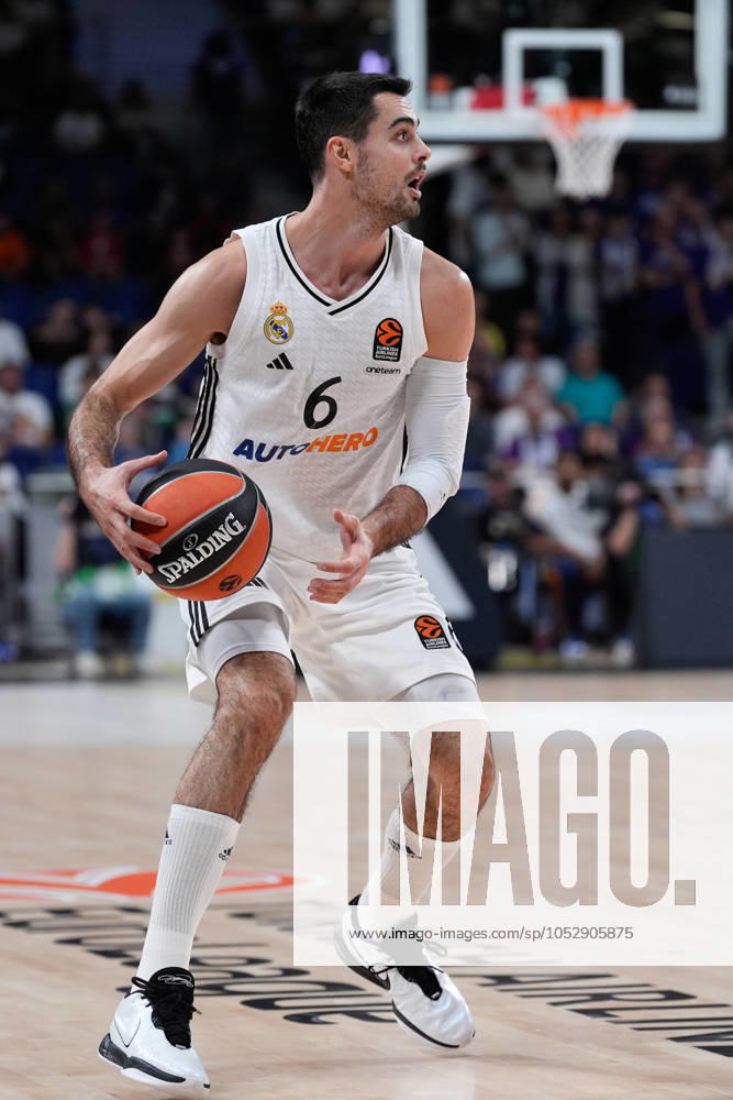 Alberto Abalde of Real Madrid in action during the Turkish Airlines EuroLeague, Regular Season Round Five, basketball match played between Real Madrid Baloncesto and Crvena Zvezda Meridianbet Belgrade at Wizink Center pavilion on October 24, 2024 in Madrid, Spain. Madrid SPAIN - ZUMAa181 20241024_zaa_a181_095