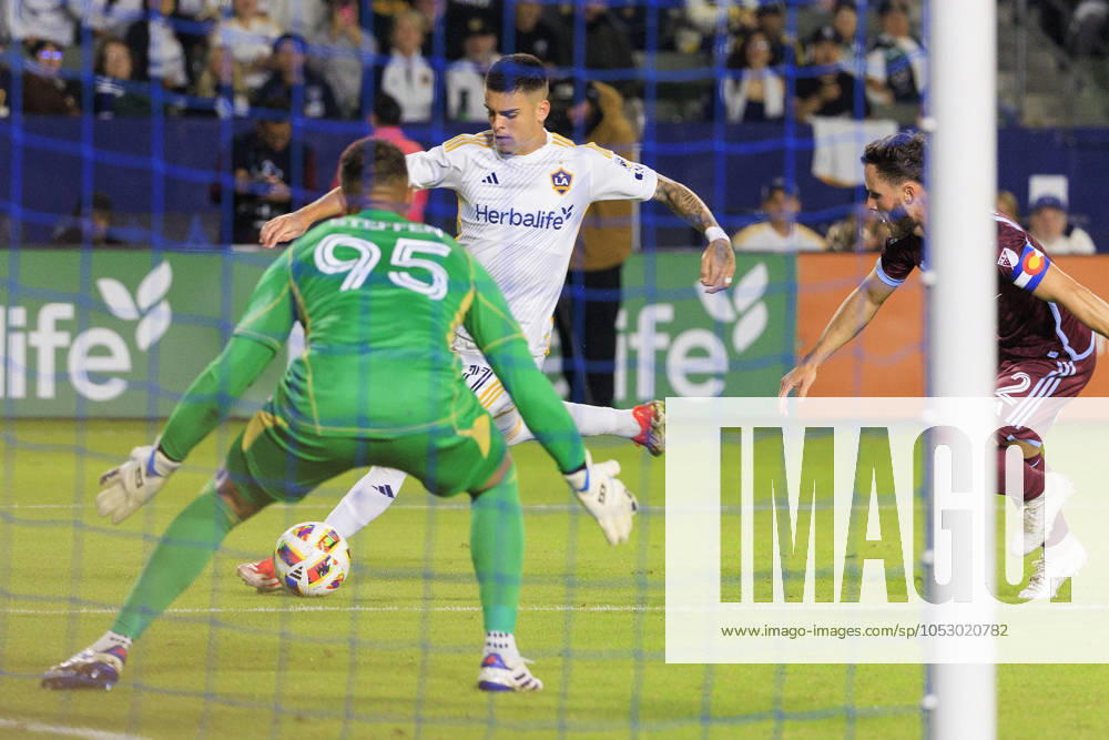 Gabriel Pec 11 of the LA Galaxy takes a shot into goal during the Audi 2024 MLS, Fussball Herren, USA Cup Playoffs Round One Game 1 of 3 against the Colorado Rapids on Saturday October 26, 2024 at Dignity Health Sports Park Stadium in Carson, California. The Galaxy defeats Rapids, 5-0. JAVIER ROJAS PI Los Angeles USA - ZUMAp124 20241026_zaa_p124_057