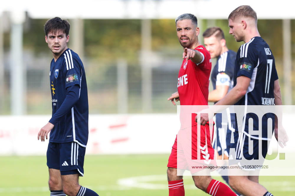 Football, Men, Regionalliga Nord, Matchday 16, FC Eintracht Norderstedt BSV Kickers Emden Double goal scorer Mika Eickhoff left blue 8 BSV Kickers Emden