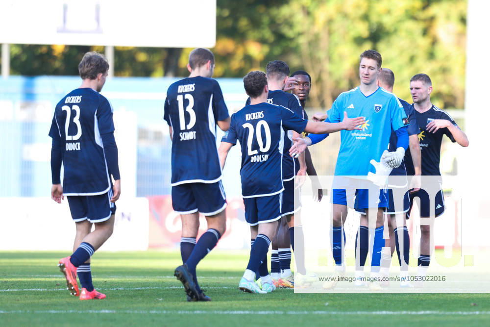 Soccer, Men, Regionalliga Nord, Matchday 16, FC Eintracht Norderstedt BSV Kickers Emden Goalkeeper Marcel Bergmann celebrates after the final whistle 37 BSV Kickers Emden